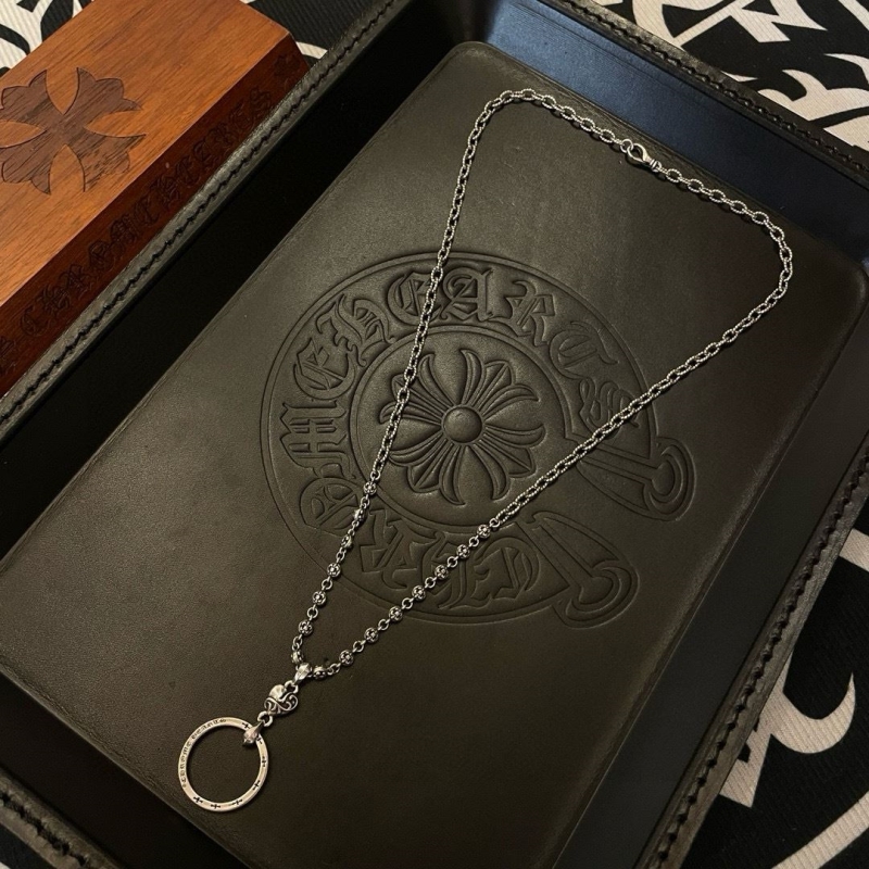 Ch*0me He**ts necklaces